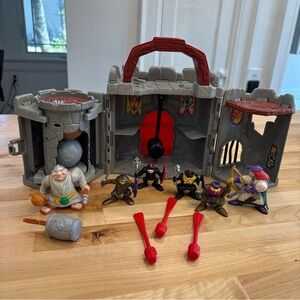 VTG 1998 FisherPrice Great Adventures AllInOne Take Along Castle w/figures 72849